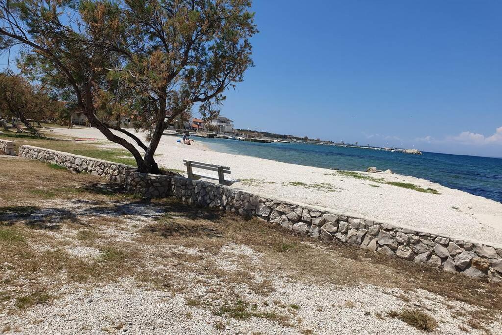 Emi 1 Apartment Vir Dış mekan fotoğraf